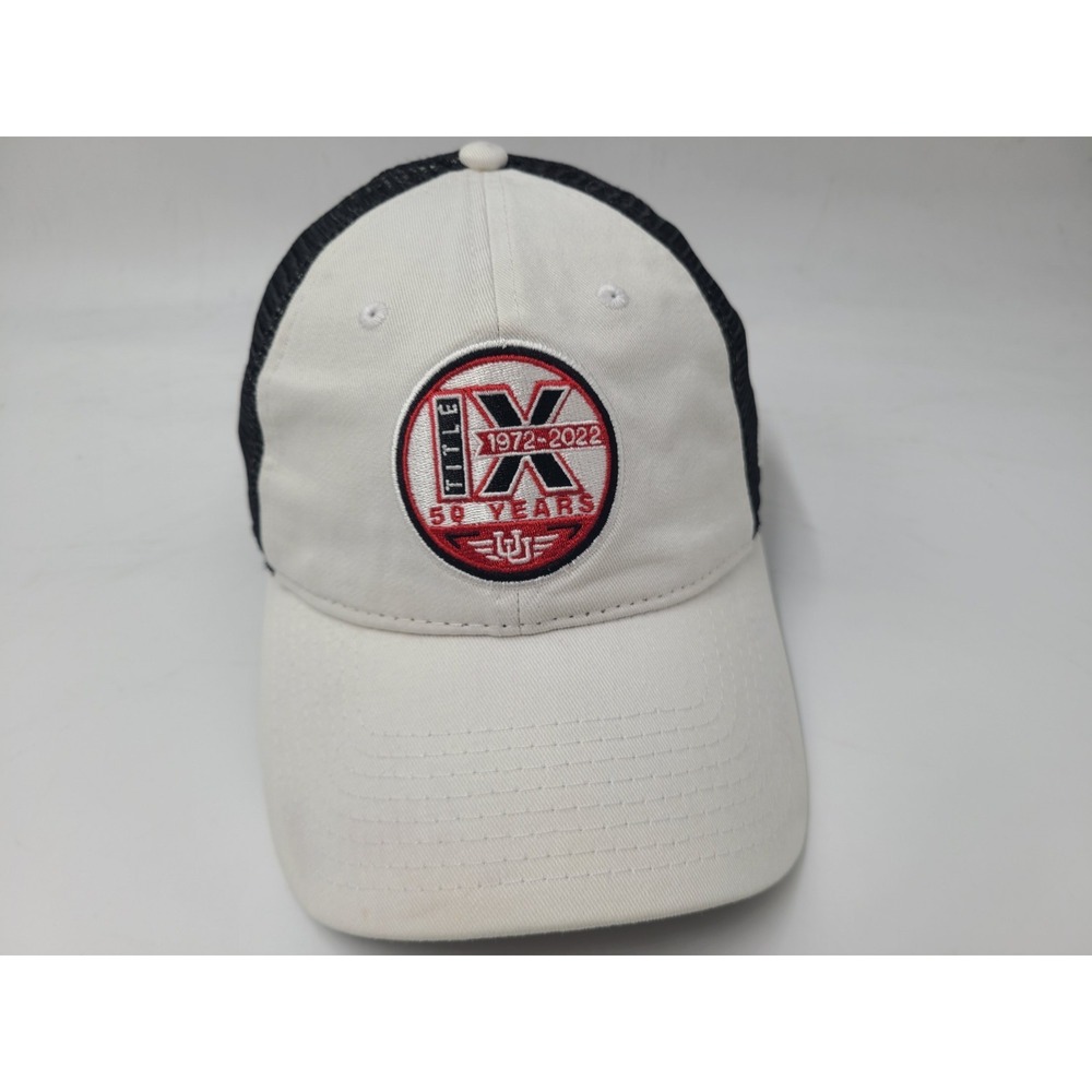 Utah Utes Hat Snapback‎ Under Armour Trucker Mesh Title IX 2022 White Black NCAA
